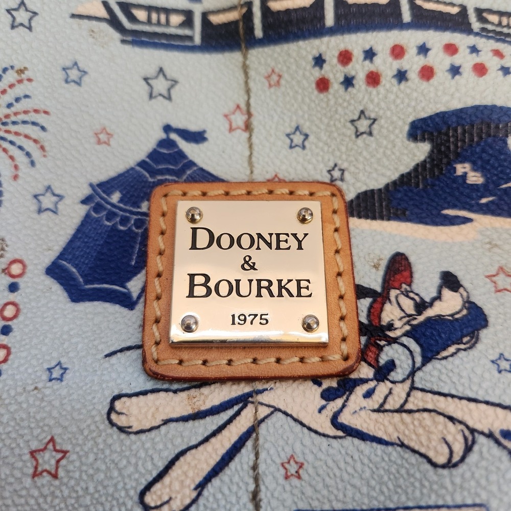 Dooney & Bourke 2016 Disney Parks 1/2 Marathon Weekend Crossbody Bag Purse Tote - Picture 9 of 16